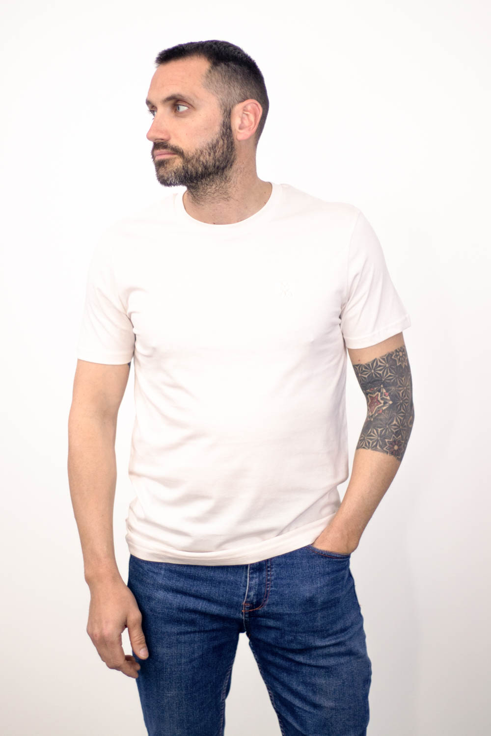Camiseta Blanca 100% Algodón - Confort Casual