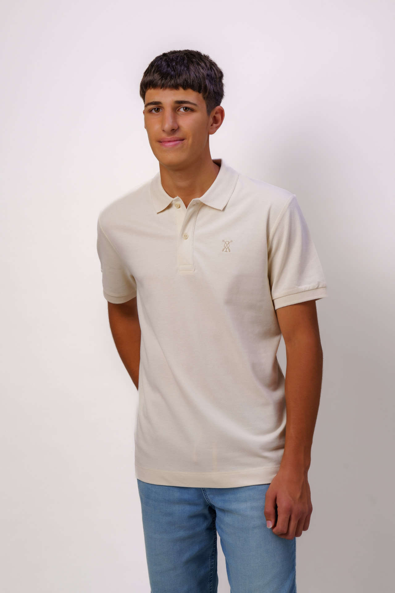 Polo Color Crema – Svinum Básico